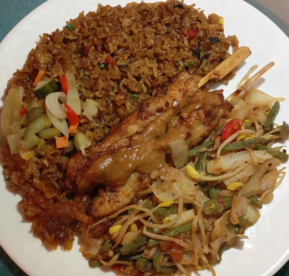 NASI MET VISSATÉ € 8,- RIJST GERECHTEN
